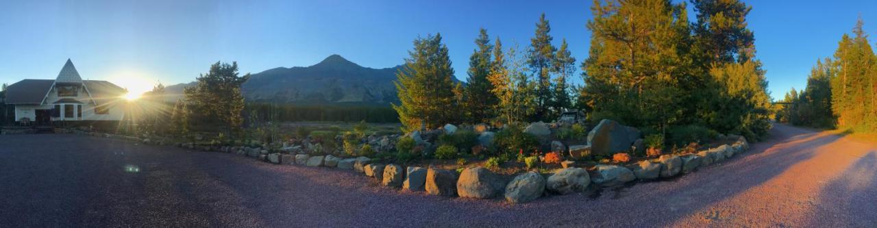 Summit Mountain Lodge And Steakhouse East Glacier Park Village Exteriér fotografie