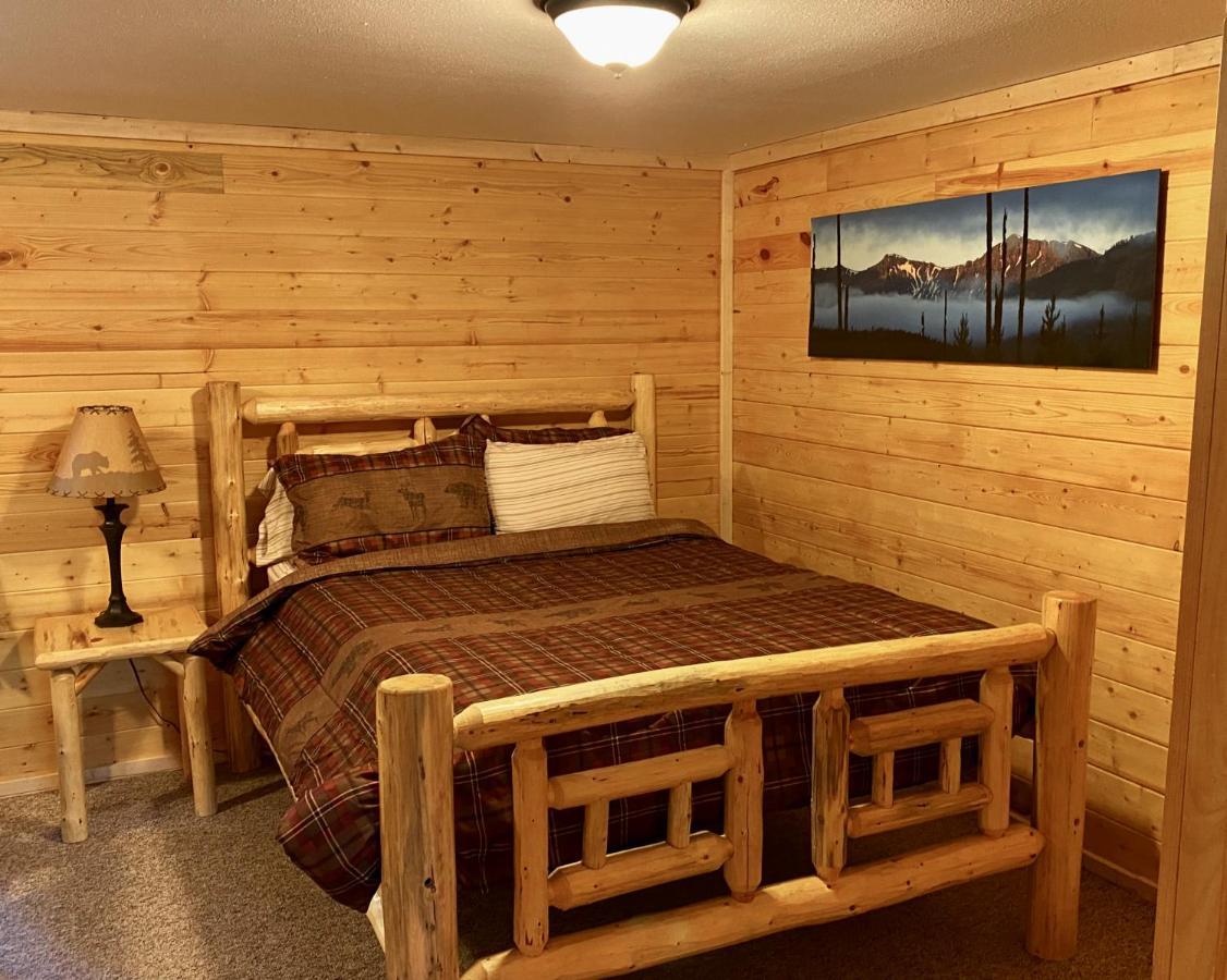 Summit Mountain Lodge And Steakhouse East Glacier Park Village Exteriér fotografie