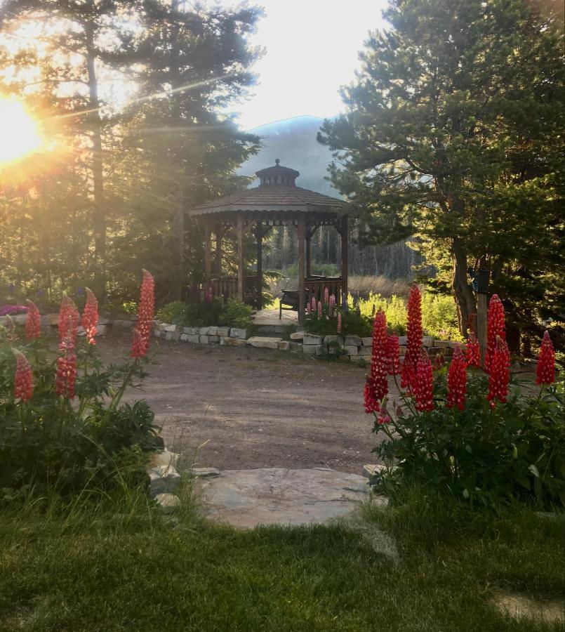 Summit Mountain Lodge And Steakhouse East Glacier Park Village Exteriér fotografie