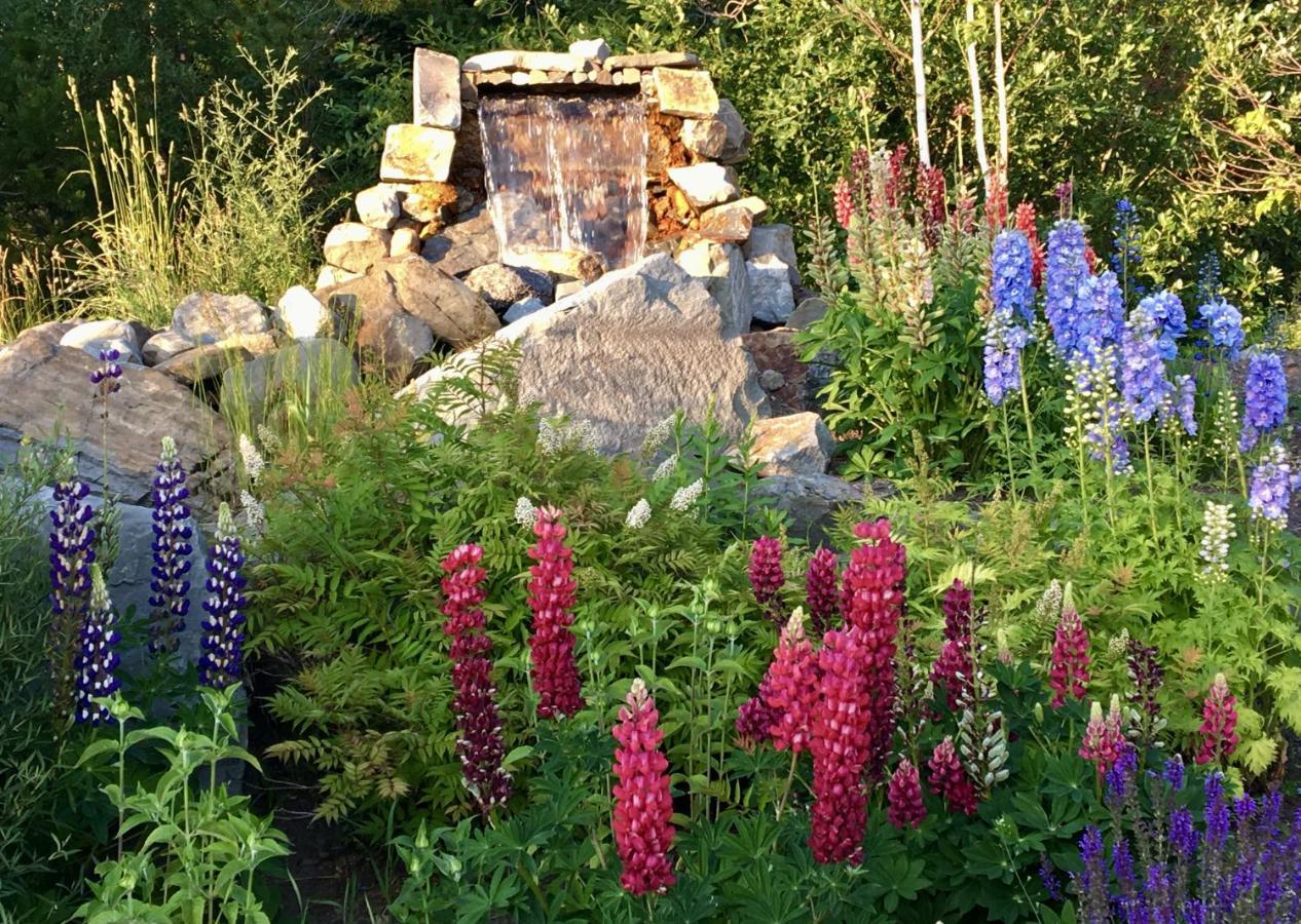 Summit Mountain Lodge And Steakhouse East Glacier Park Village Exteriér fotografie