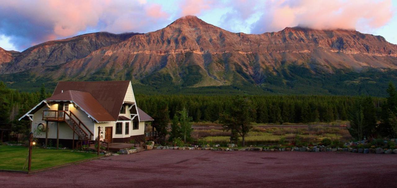 Summit Mountain Lodge And Steakhouse East Glacier Park Village Exteriér fotografie