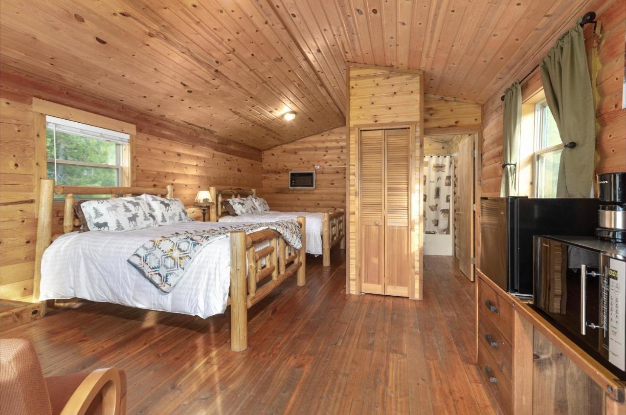 Summit Mountain Lodge And Steakhouse East Glacier Park Village Exteriér fotografie